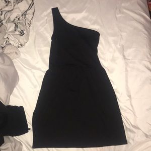 Mini one strap/off the shoulder dress